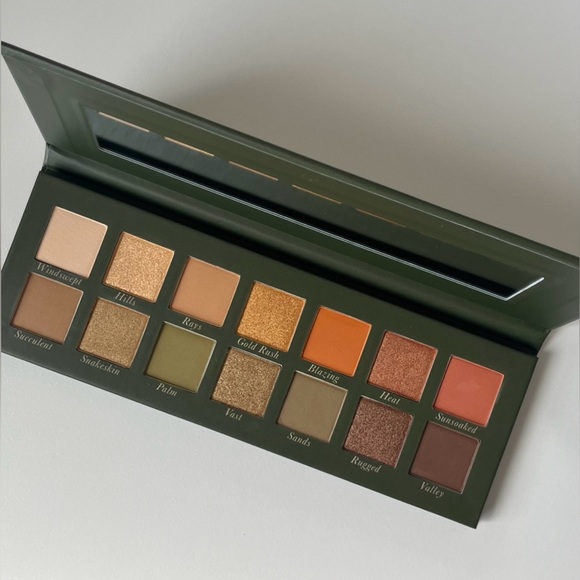 Laura Geller Seasonless Staples Desert Dreams Eyeshadow Palette NWOT - Picture 3 of 6